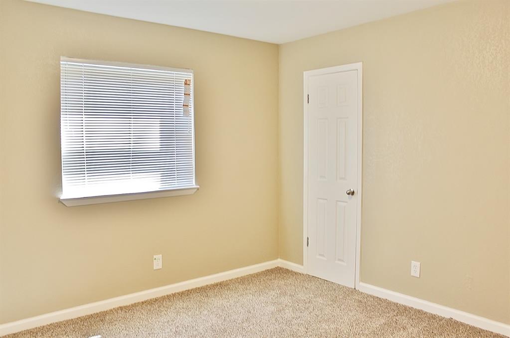 302 Linkwood Drive, Duncanville, TX 75137