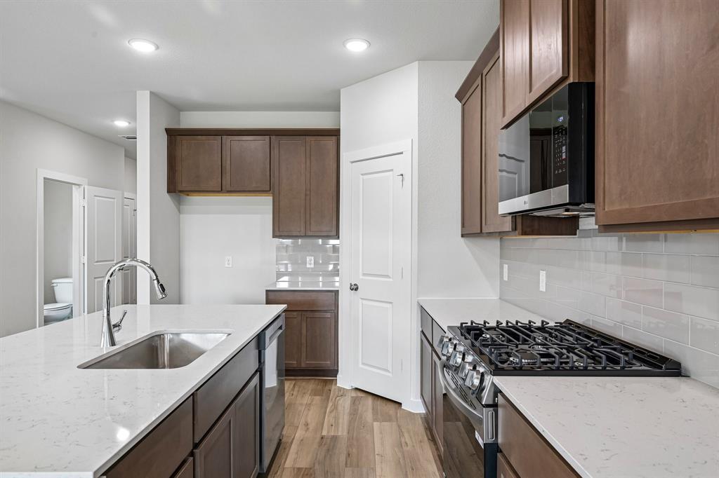 732 Ashley Gardens Drive, Forney, TX 75126