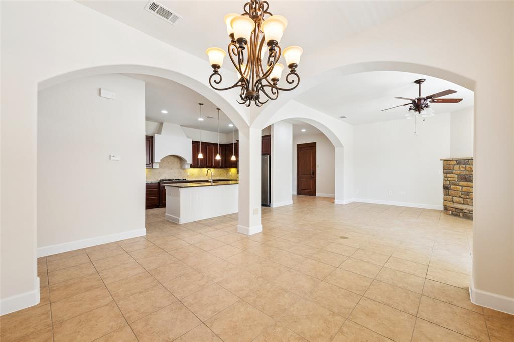 610 Via Ravello, #201, Irving, TX 75039