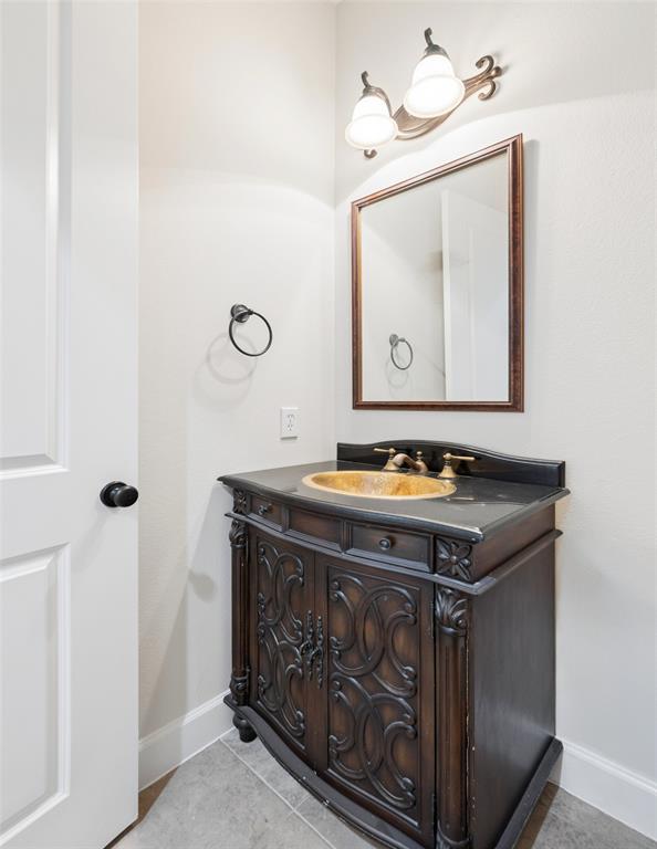 610 Via Ravello, #201, Irving, TX 75039