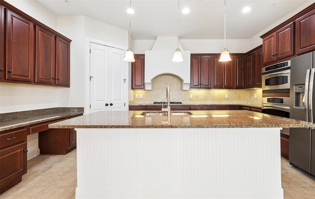 610 Via Ravello, #201, Irving, TX 75039