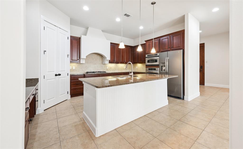 610 Via Ravello, #201, Irving, TX 75039