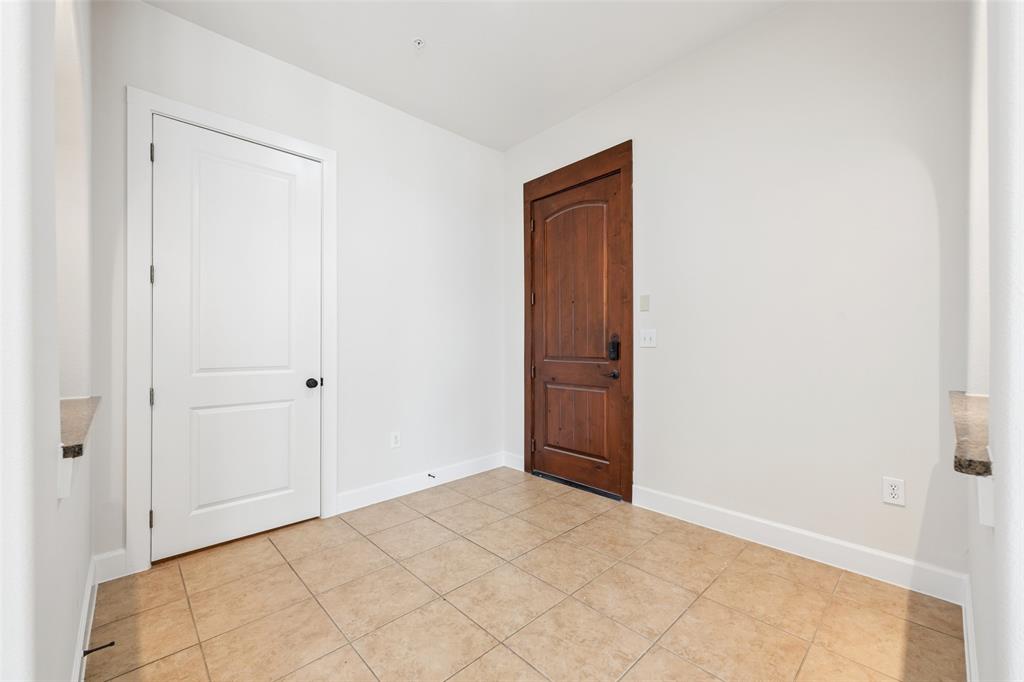 610 Via Ravello, #201, Irving, TX 75039