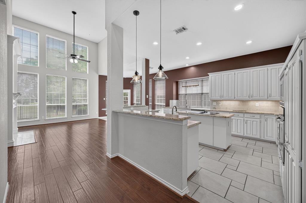 425 Waterside Drive, Irving, TX 75063
