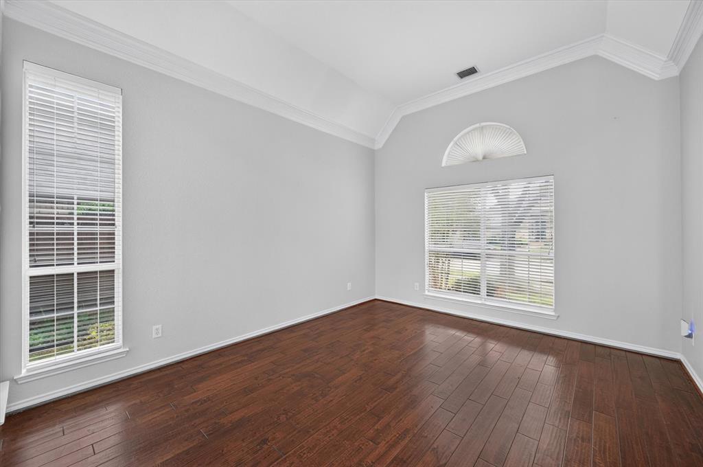 425 Waterside Drive, Irving, TX 75063