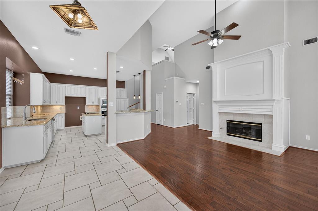425 Waterside Drive, Irving, TX 75063