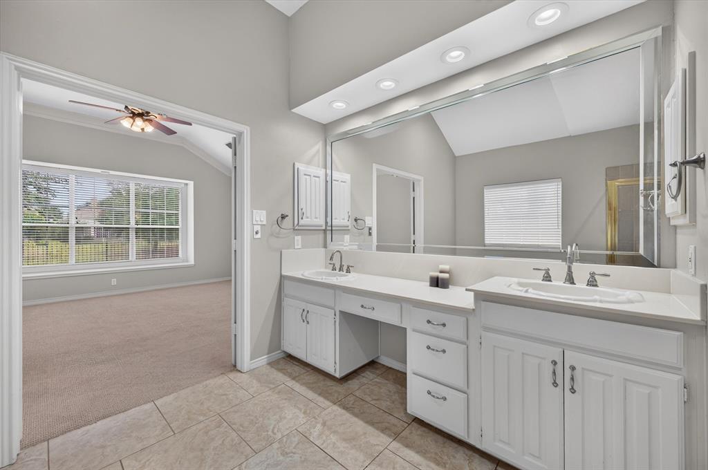 425 Waterside Drive, Irving, TX 75063