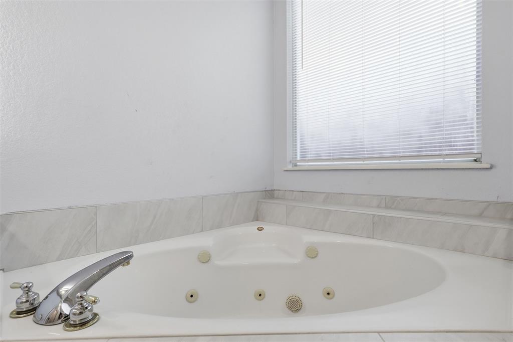 604 Jennifer Trail, Grand Prairie, TX 75052