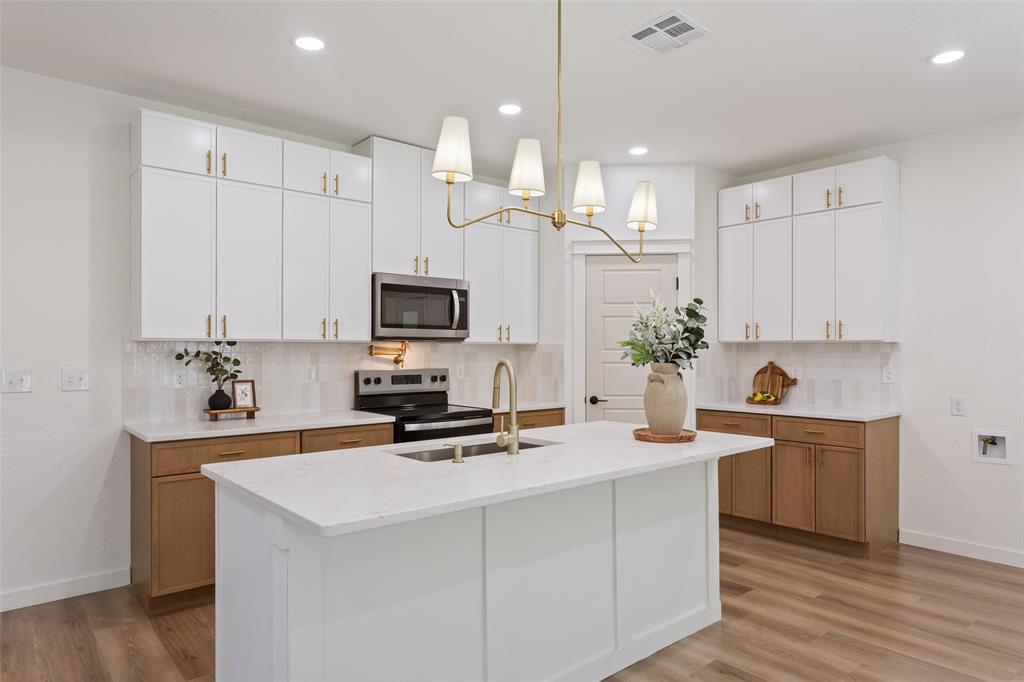 933 N 12th Street, Waco, TX 76707