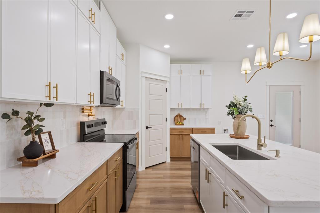 933 N 12th Street, Waco, TX 76707