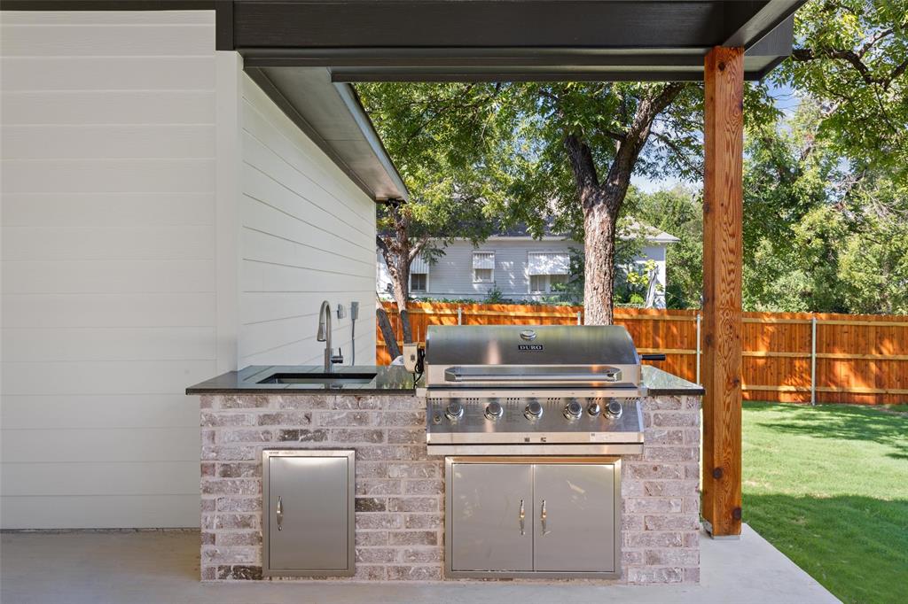 933 N 12th Street, Waco, TX 76707