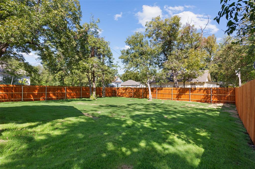 933 N 12th Street, Waco, TX 76707