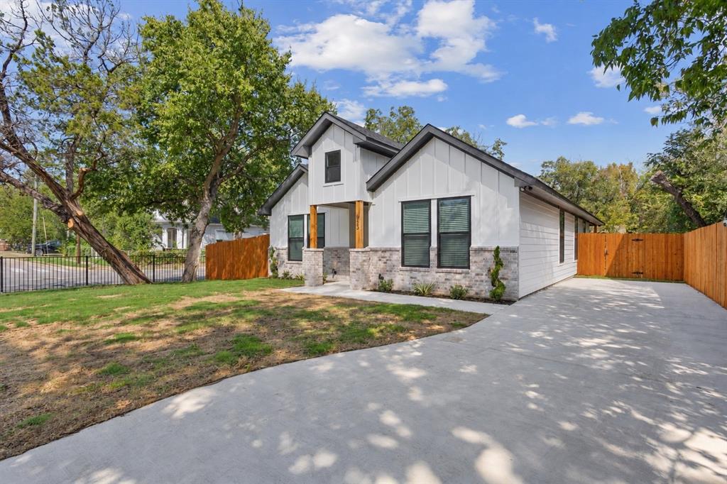933 N 12th Street, Waco, TX 76707