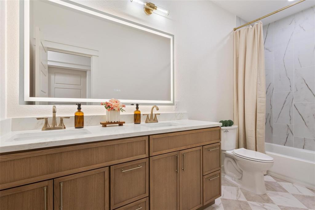 933 N 12th Street, Waco, TX 76707