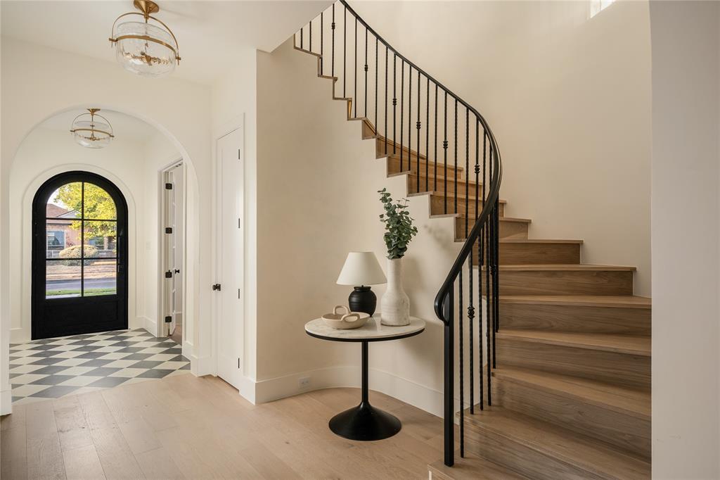 4722 Cowan Avenue, Dallas, TX 75209