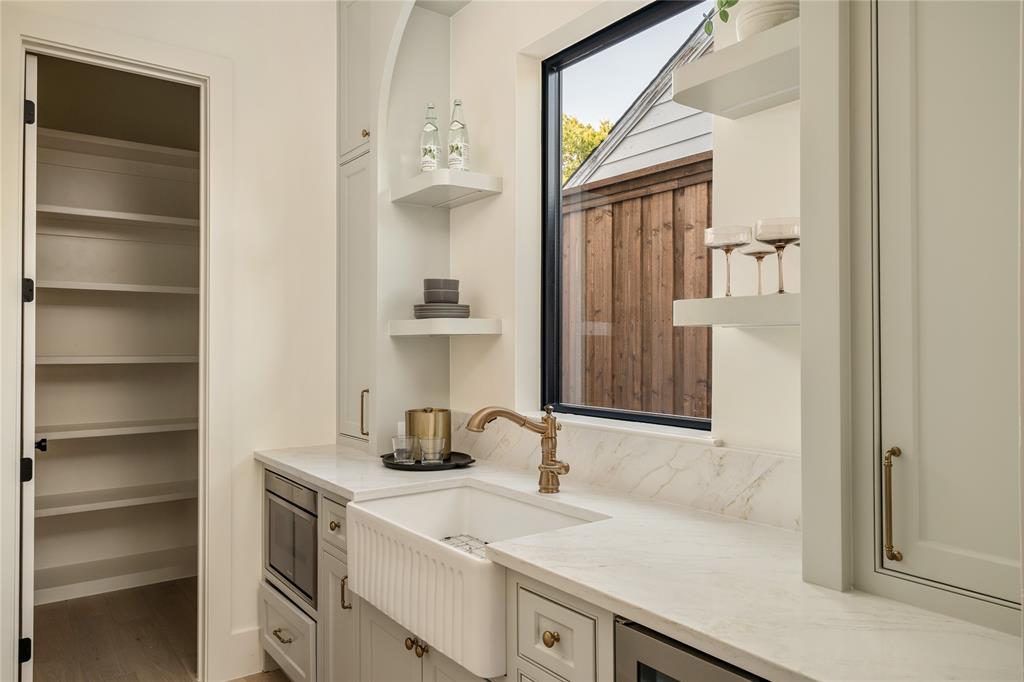 4722 Cowan Avenue, Dallas, TX 75209
