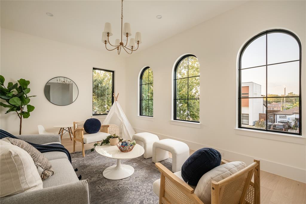 4722 Cowan Avenue, Dallas, TX 75209
