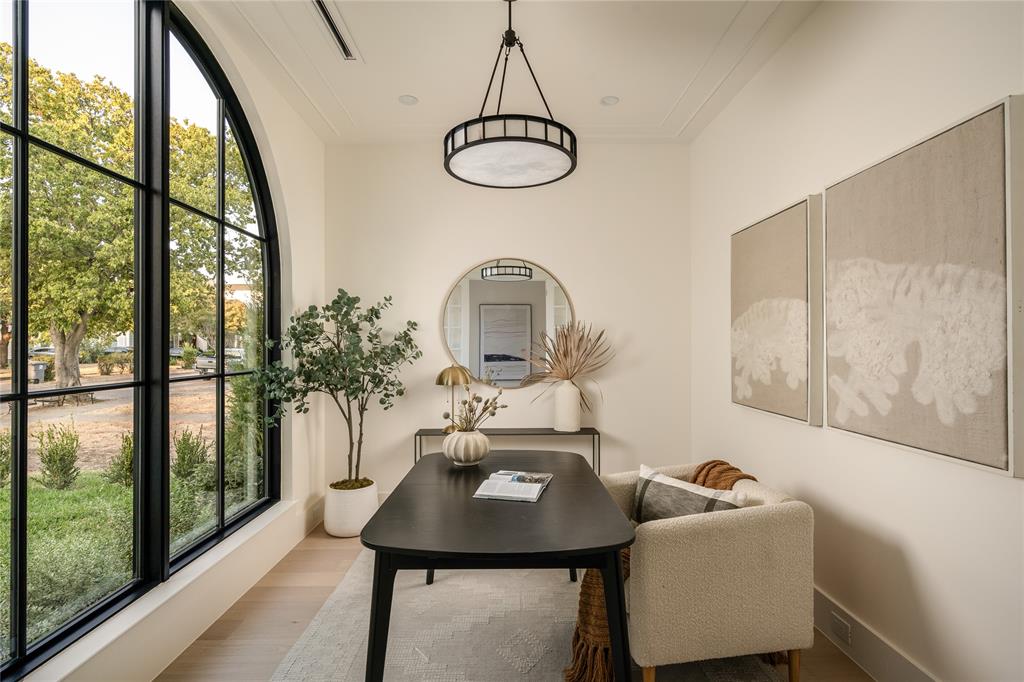 4722 Cowan Avenue, Dallas, TX 75209