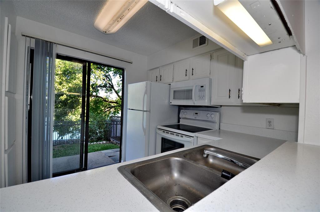 2610 Lakehill Lane, #6a, Carrollton, TX 75006