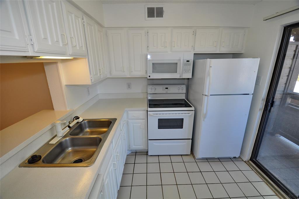 2610 Lakehill Lane, #6a, Carrollton, TX 75006