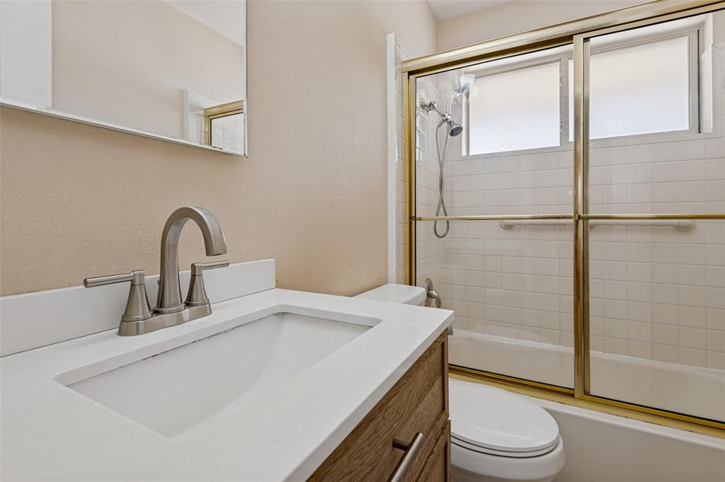 2218 Royal Oaks Drive, Irving, TX 75060 2218 Royal Oaks Drive, Irving, TX 75060