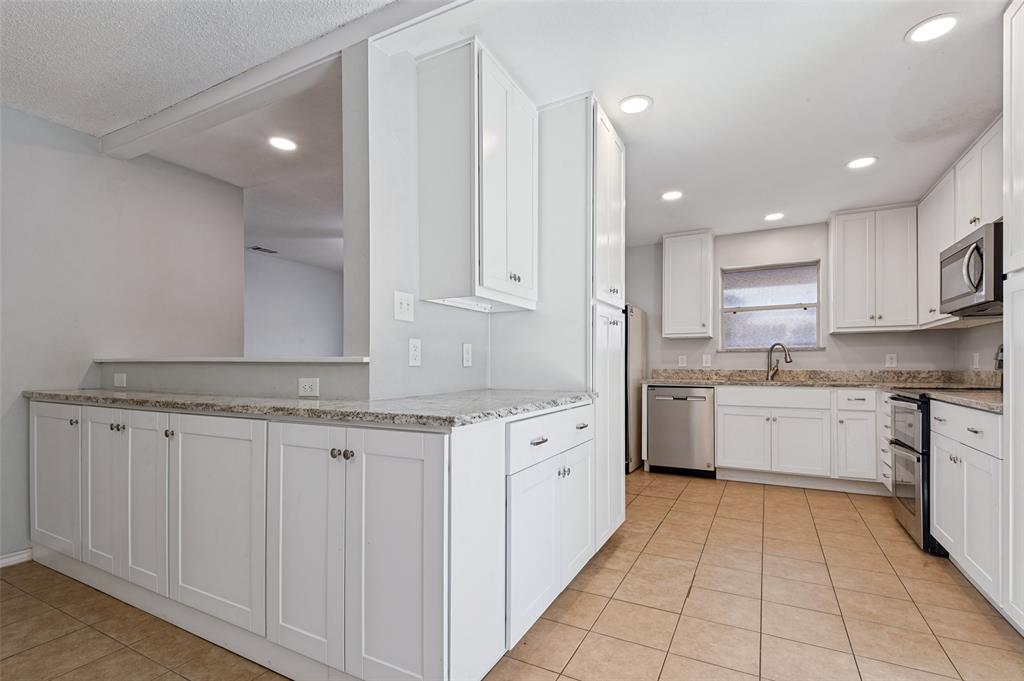 2218 Royal Oaks Drive, Irving, TX 75060 2218 Royal Oaks Drive, Irving, TX 75060