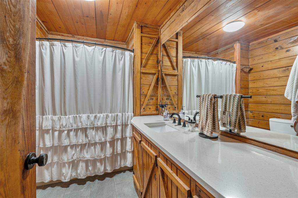 19905 County Road 4130, Lindale, TX 75771