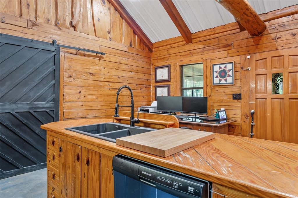 19905 County Road 4130, Lindale, TX 75771