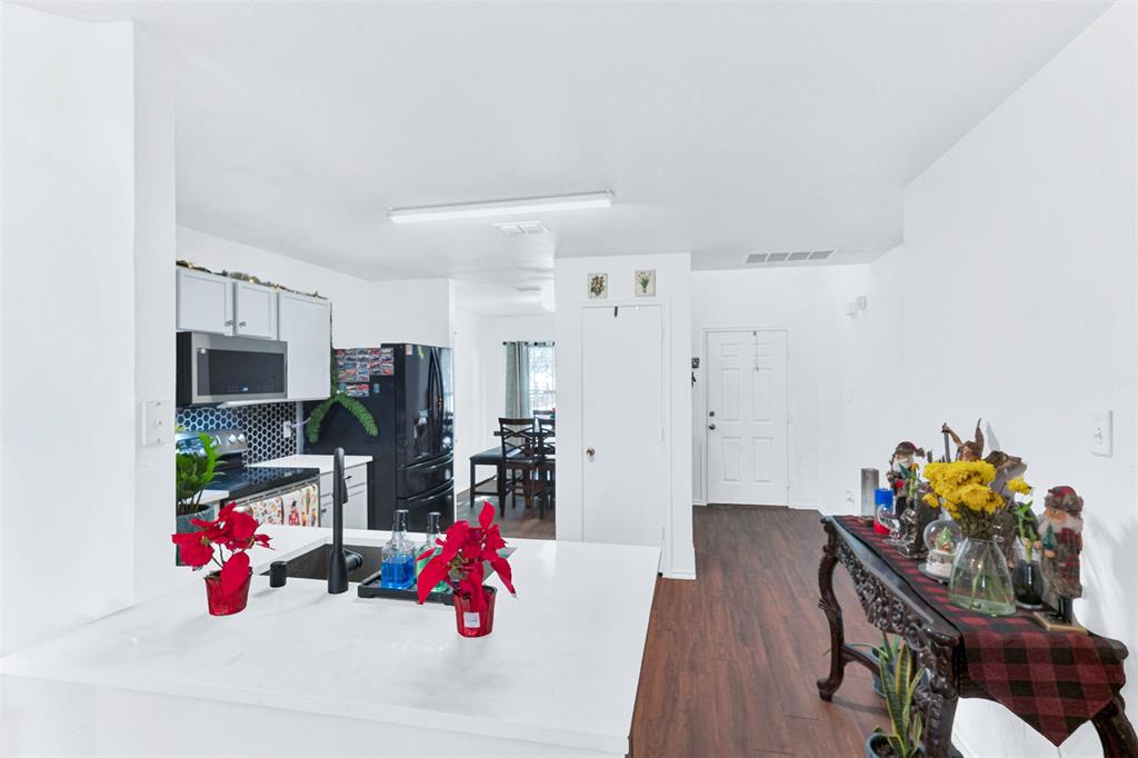 5722 Firethorn Drive, Dallas, TX 75249