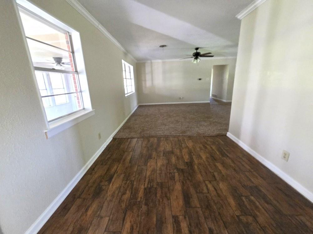 912 Penrod Drive, Granbury, TX 76048