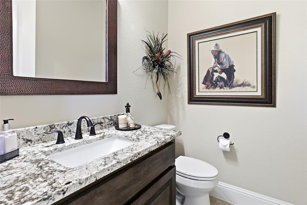 Guest bath just off entry hall