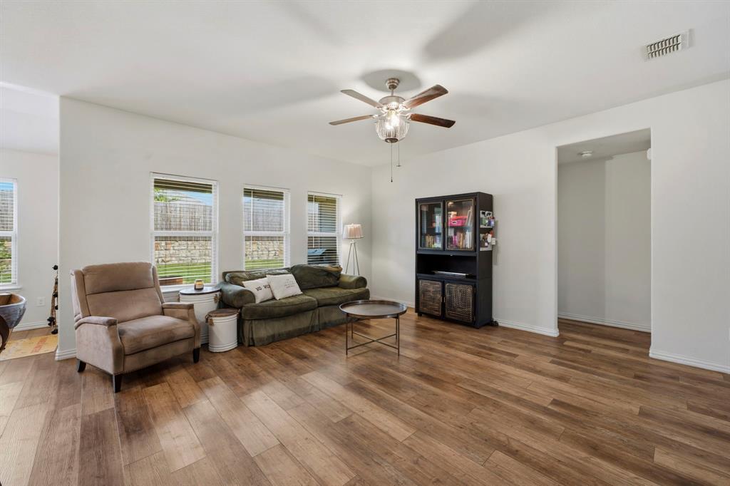 916 Evergreen Street, Princeton, TX 75407