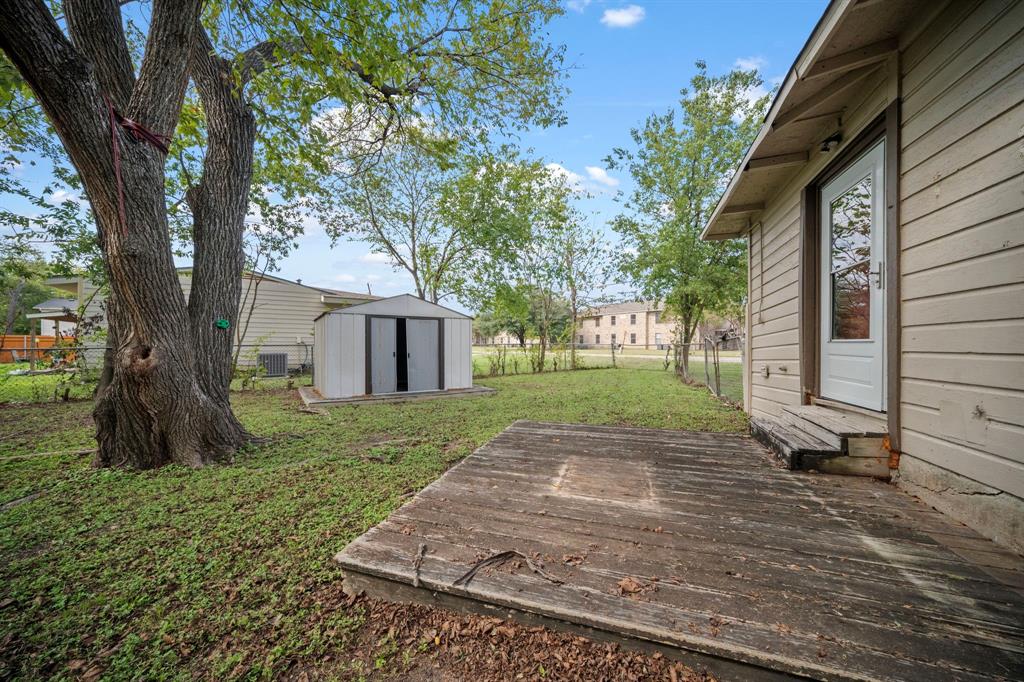 514 E University Avenue, Waxahachie, TX 75165