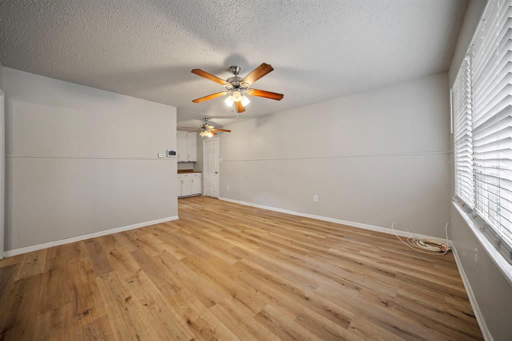 514 E University Avenue, Waxahachie, TX 75165 514 E University Avenue, Waxahachie, TX 75165