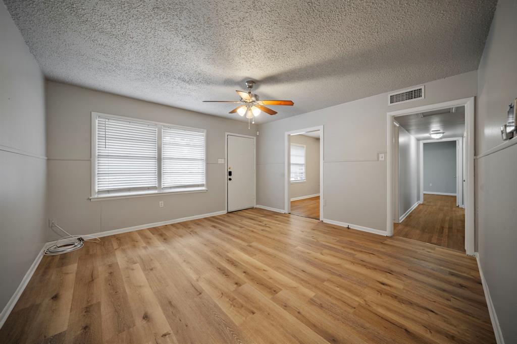 514 E University Avenue, Waxahachie, TX 75165 514 E University Avenue, Waxahachie, TX 75165