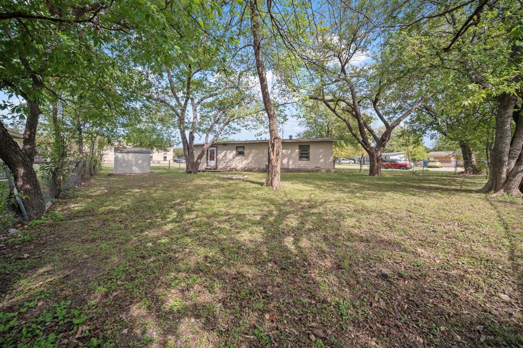 514 E University Avenue, Waxahachie, TX 75165