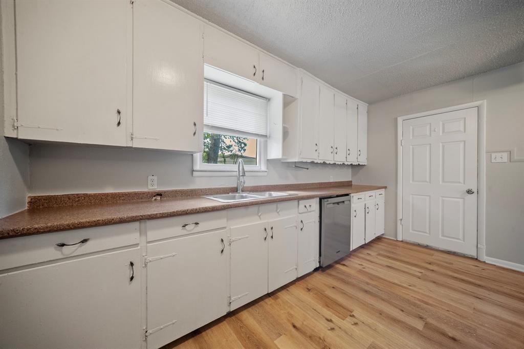 514 E University Avenue, Waxahachie, TX 75165
