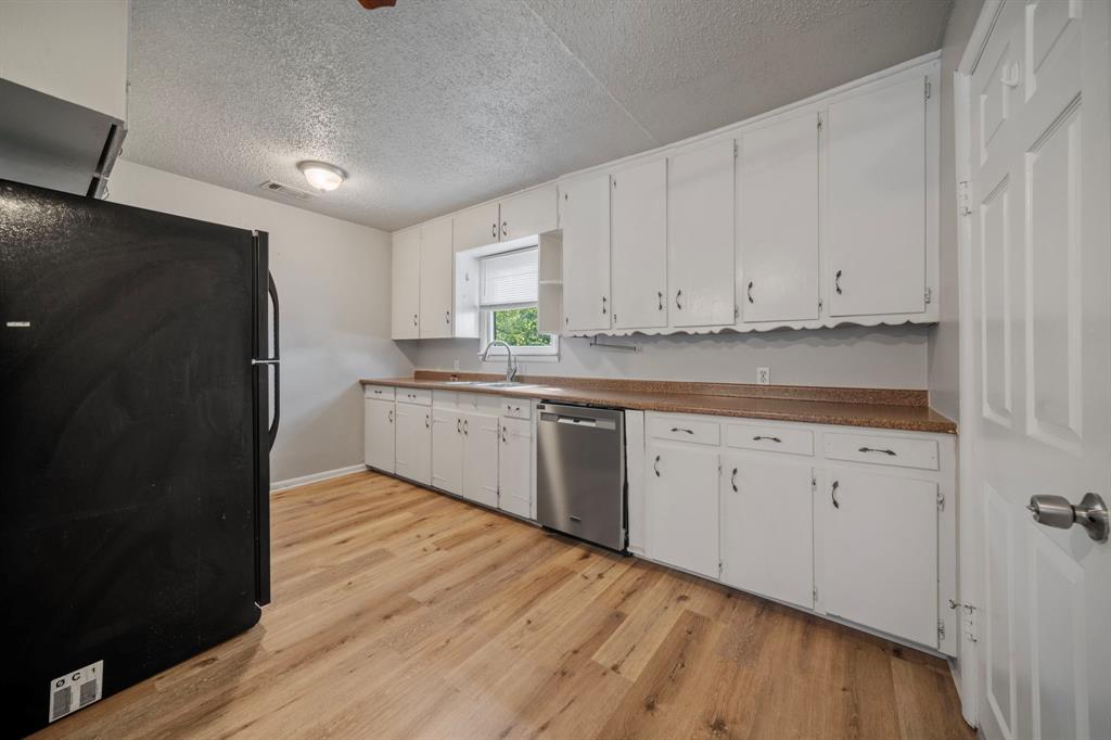 514 E University Avenue, Waxahachie, TX 75165 514 E University Avenue, Waxahachie, TX 75165