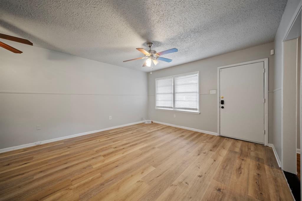 514 E University Avenue, Waxahachie, TX 75165 514 E University Avenue, Waxahachie, TX 75165