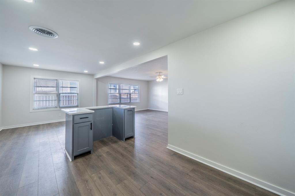 4147 Huckleberry Circle, Dallas, TX 75216