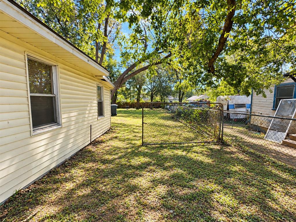 3234 Spring Avenue, Dallas, TX 75215