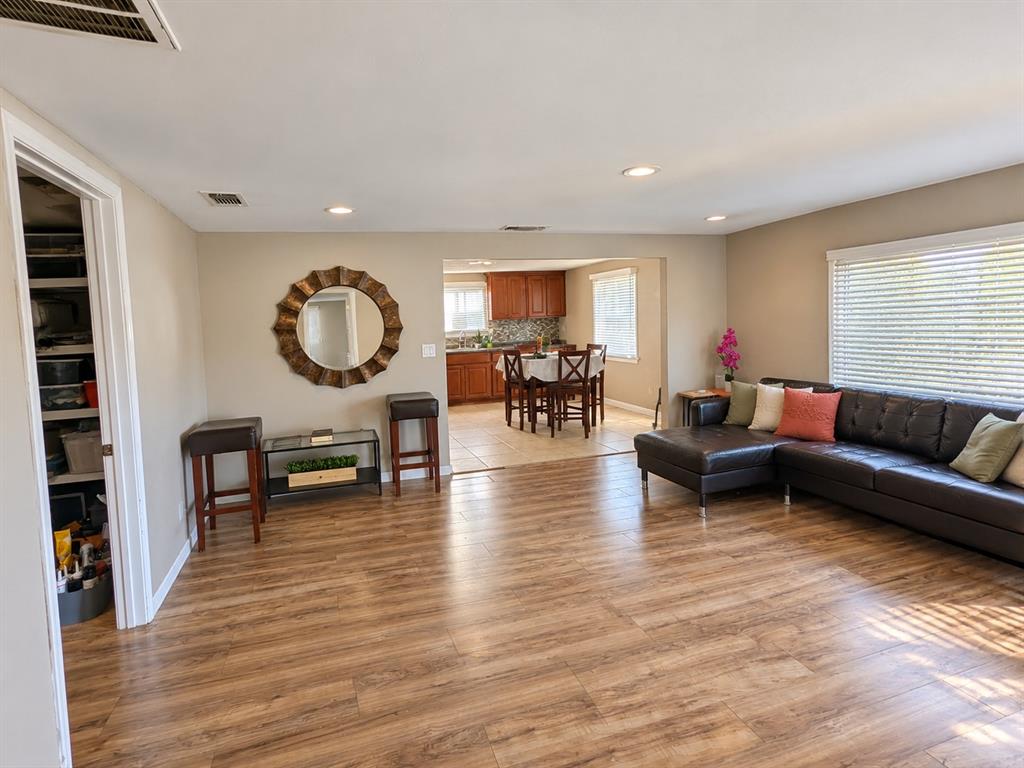 3234 Spring Avenue, Dallas, TX 75215 3234 Spring Avenue, Dallas, TX 75215
