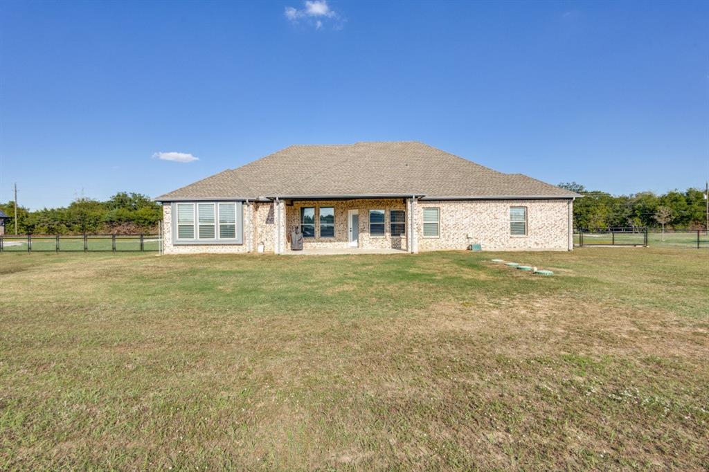 1506 FM 36, Farmersville, TX 75442