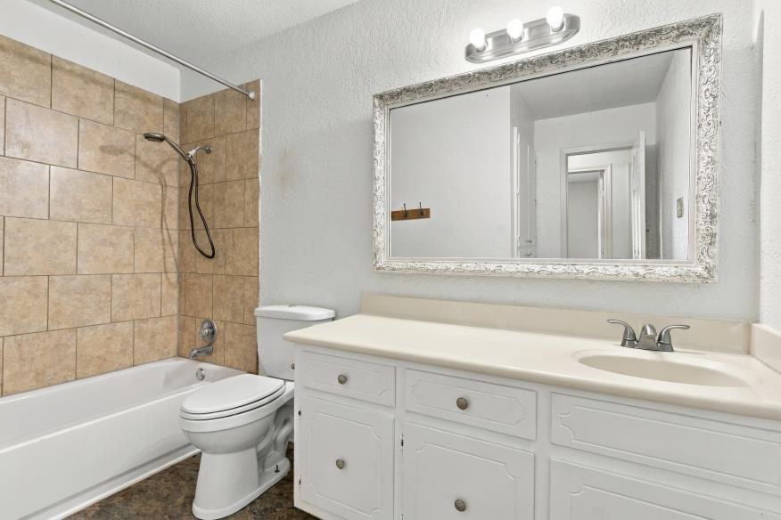 1811 Ocampo Lane, Robinson, TX 76706