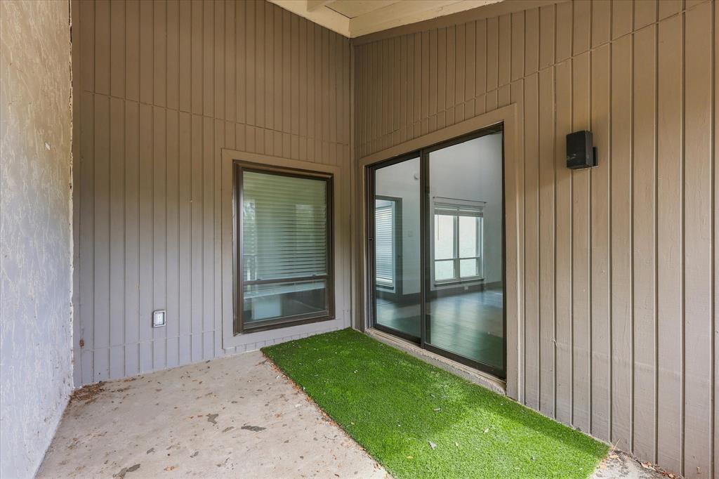 9232 Chimney Corner Lane, Dallas, TX 75243