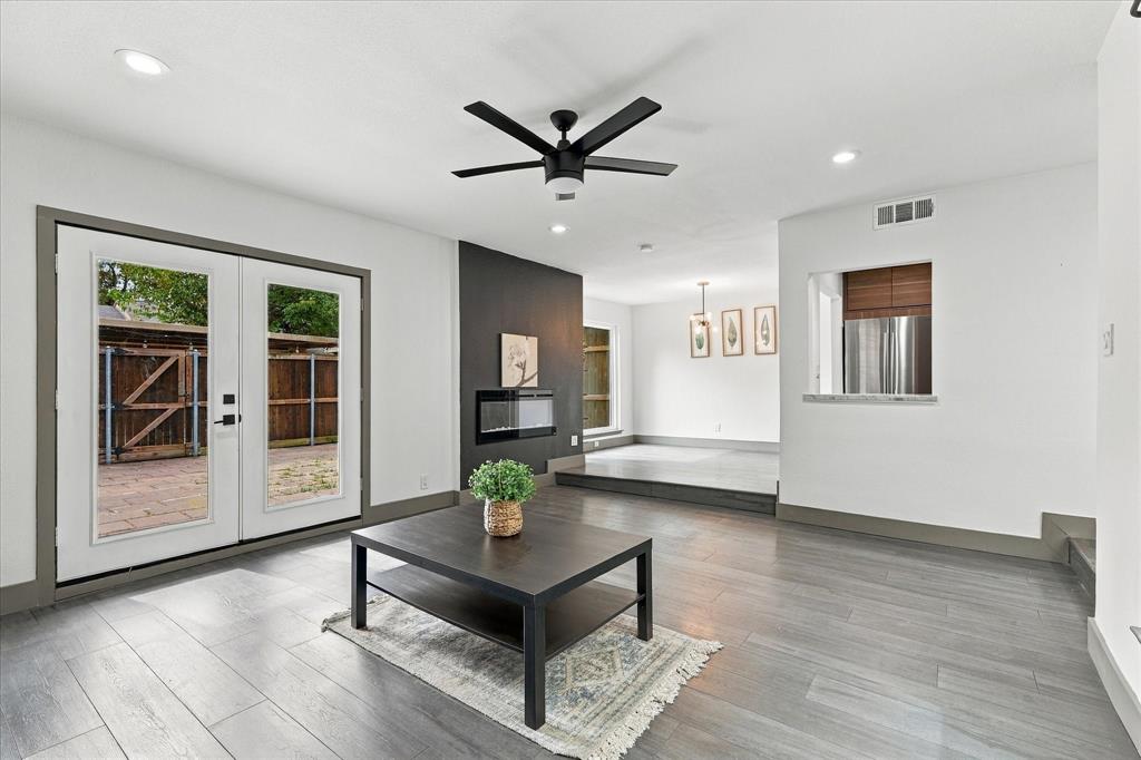 9232 Chimney Corner Lane, Dallas, TX 75243