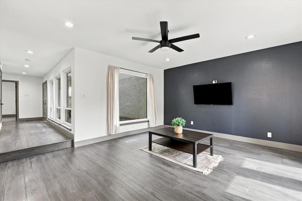 9232 Chimney Corner Lane, Dallas, TX 75243