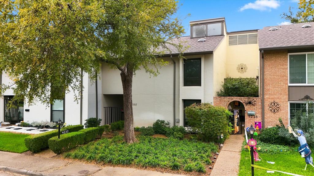 9232 Chimney Corner Lane, Dallas, TX 75243