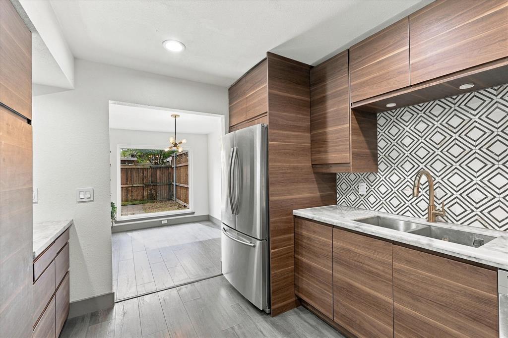 9232 Chimney Corner Lane, Dallas, TX 75243