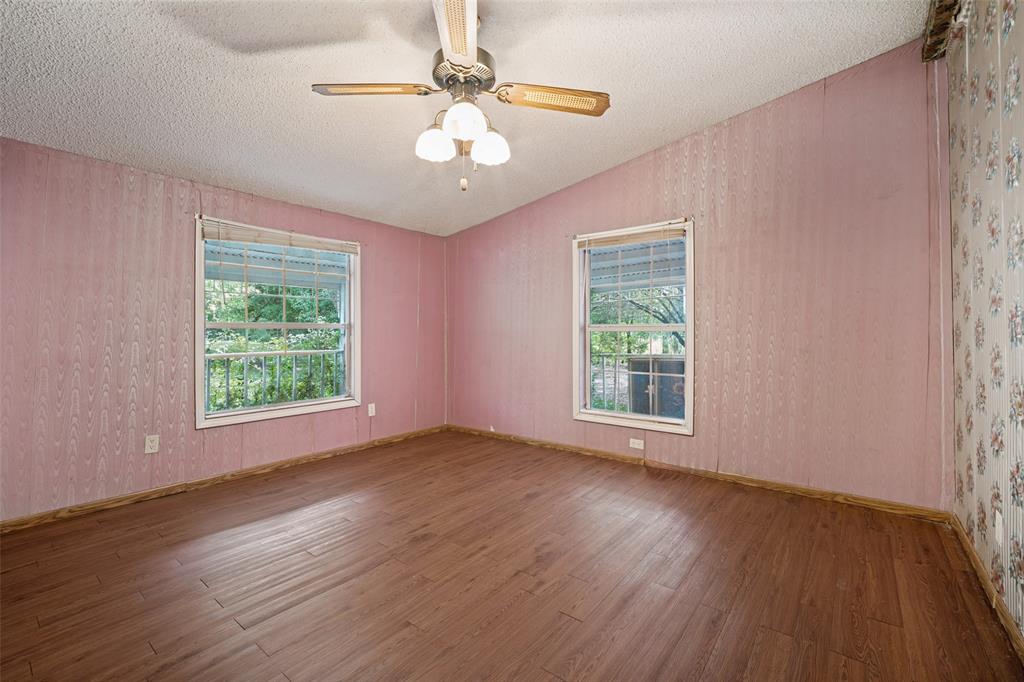 Secondary bedroom